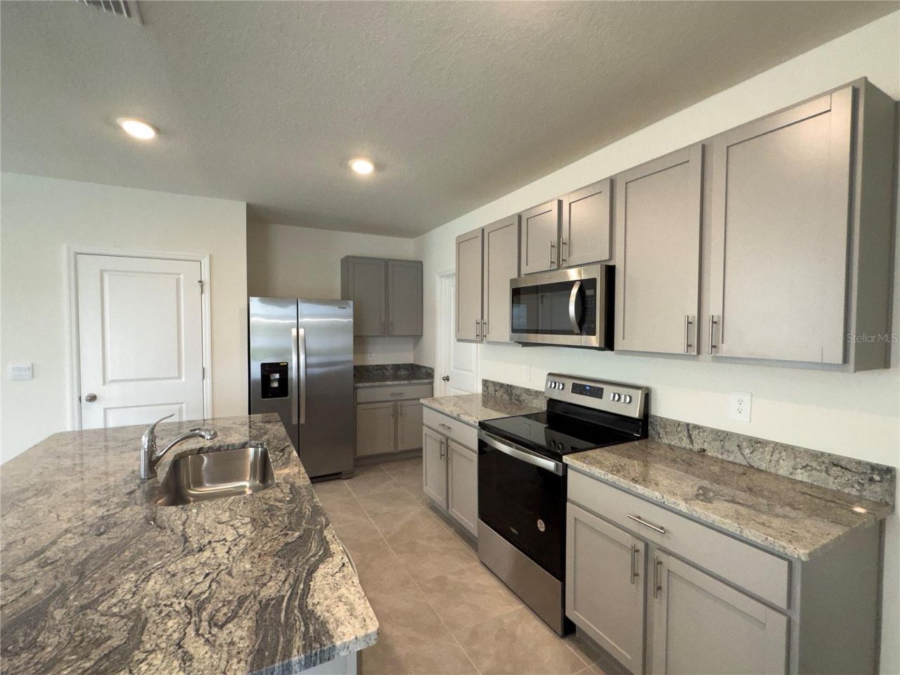 3238 Hilltop Circle, Bradenton, FL 34211 Photo