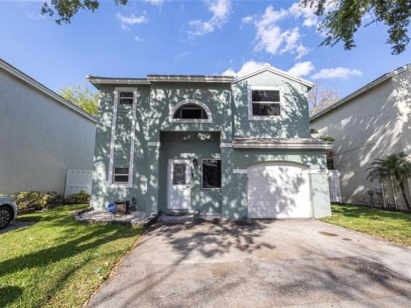 9871 NW 2nd Court, Plantation, FL 33324