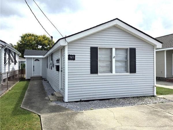 945 AVENUE B, Westwego, LA 70094