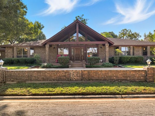 400 W Person, Stockdale, TX 78160