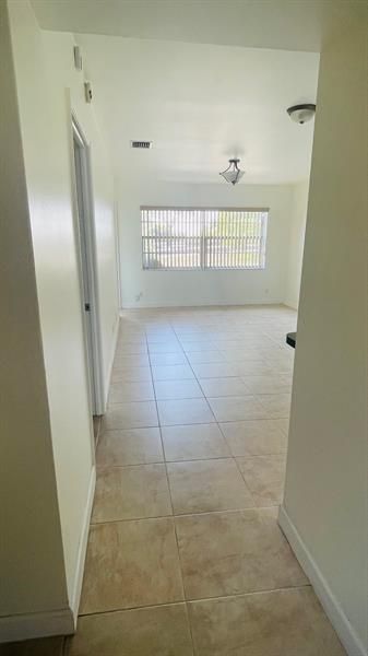 5111 W Oakland Park Boulevard, Unit 306, Lauderdale Lakes, FL 33313 Photo