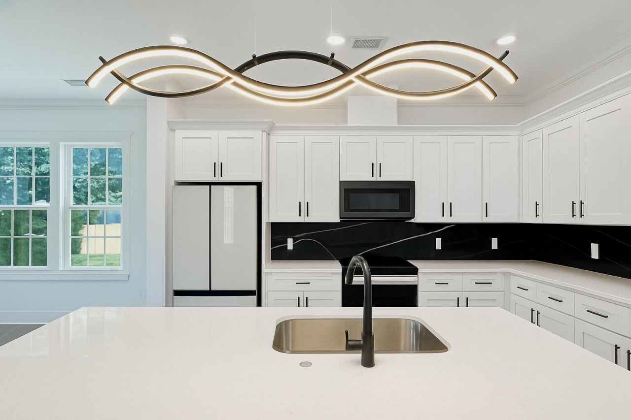 1983 Hugo Avenue Photo 11