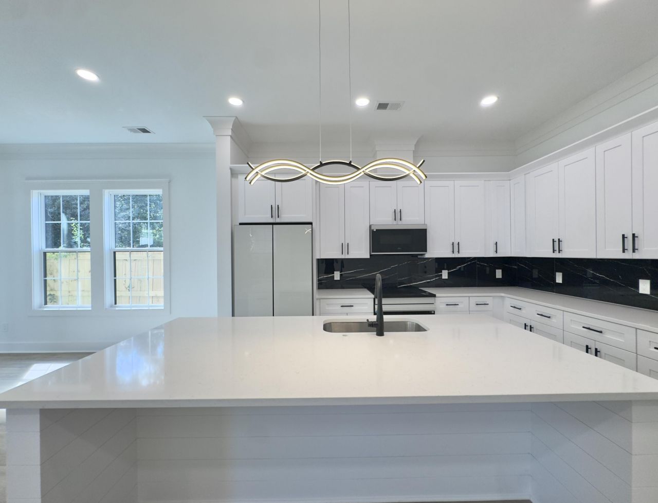 1983 Hugo Avenue Photo 12