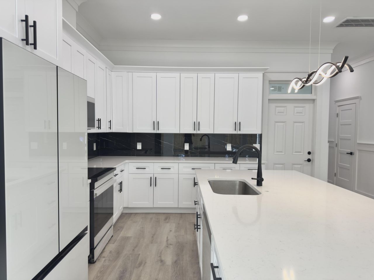 1983 Hugo Avenue Photo 14