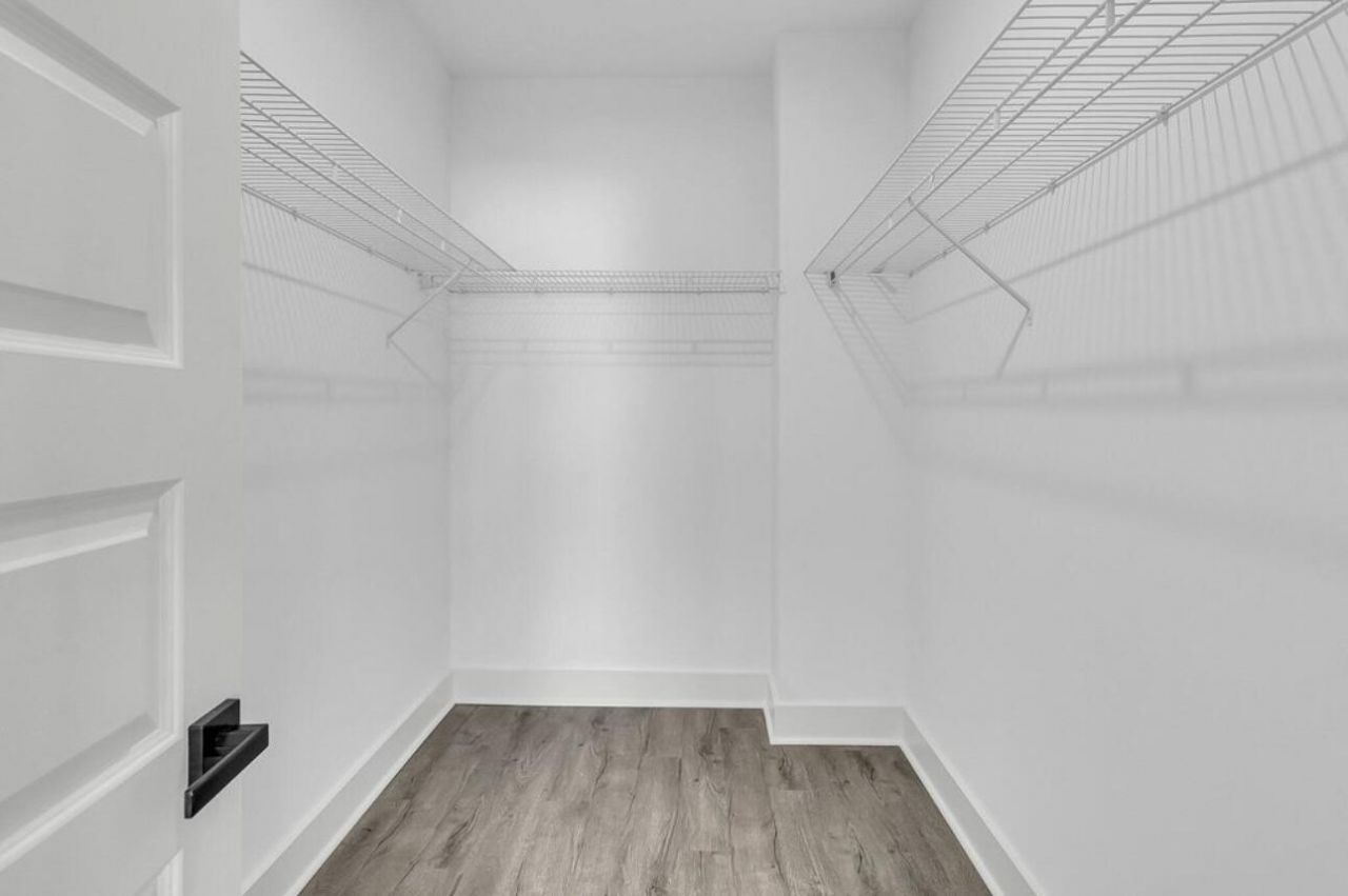 1983 Hugo Avenue Photo 23