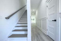 1983 Hugo Avenue photo 4