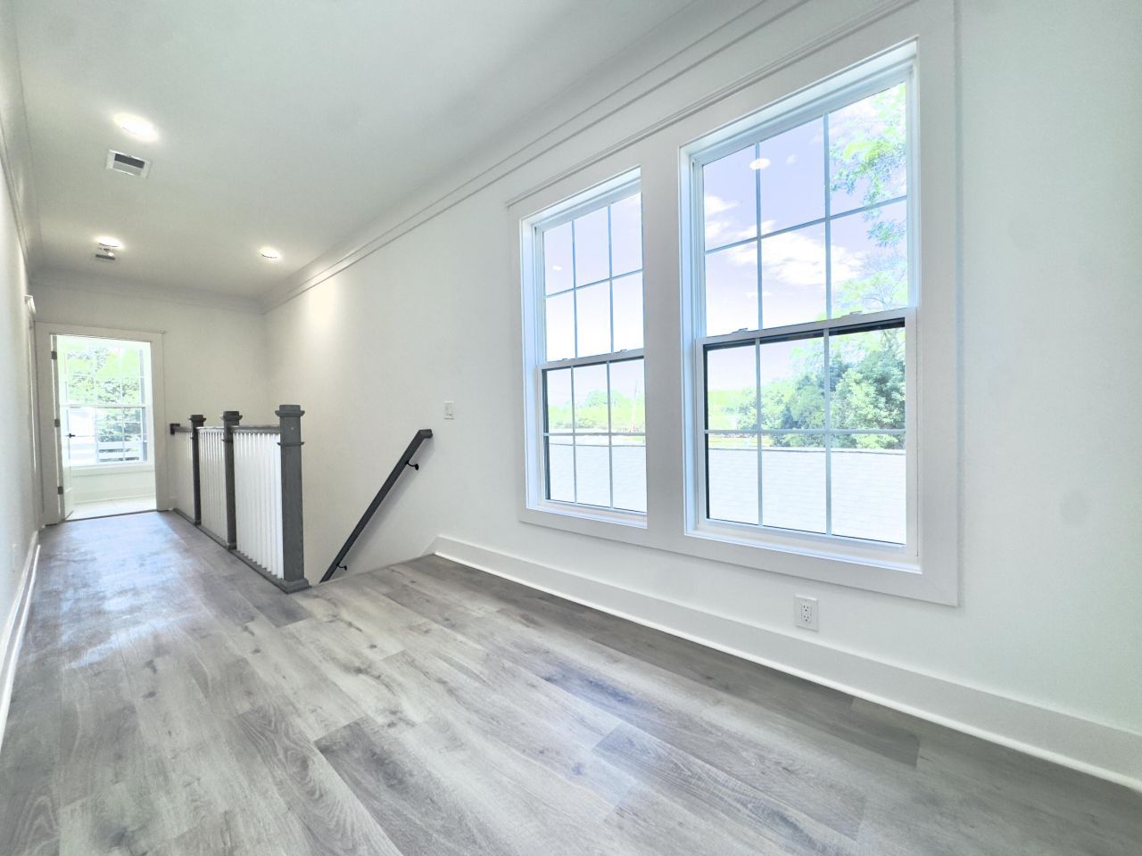 1983 Hugo Avenue Photo 31