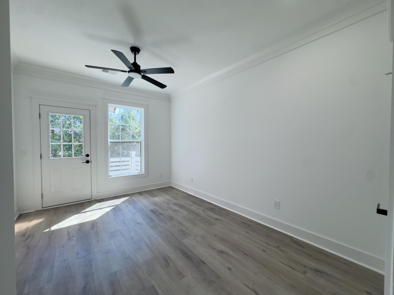 1983 Hugo Avenue Photo 33