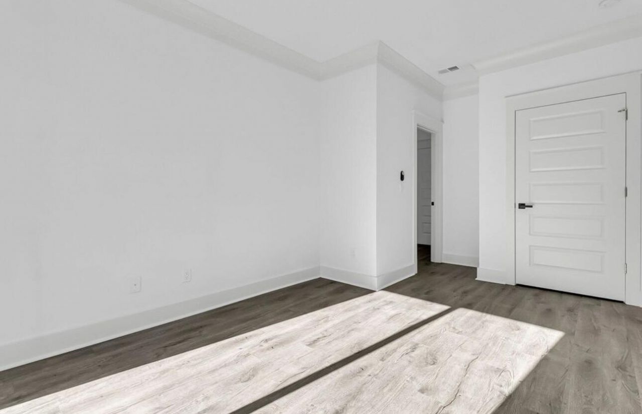 1983 Hugo Avenue Photo 34