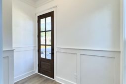 1983 Hugo Avenue photo 4