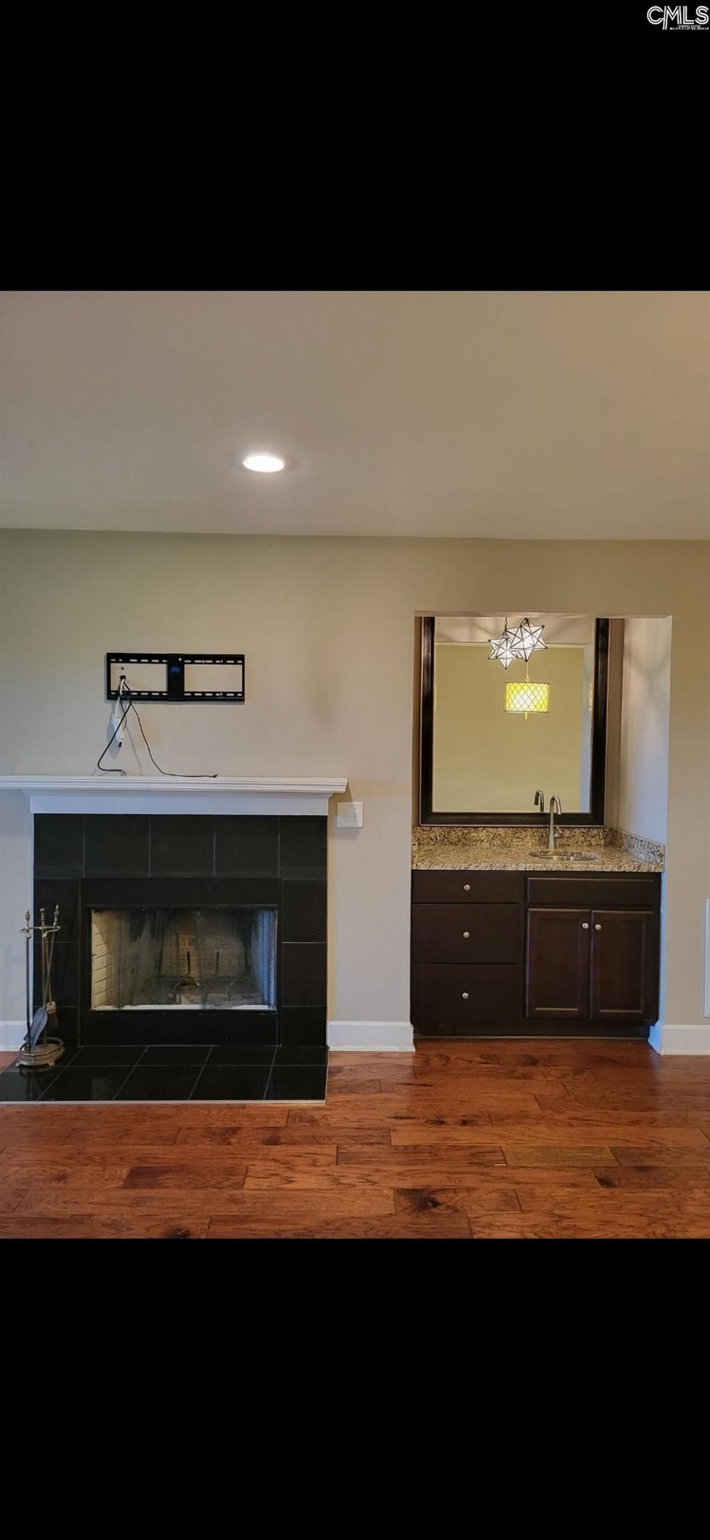 225 Edgewater Lane Photo 6