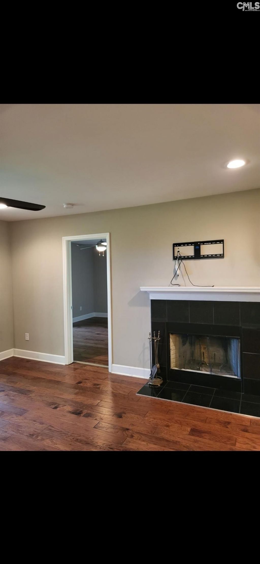 225 Edgewater Lane Photo 7