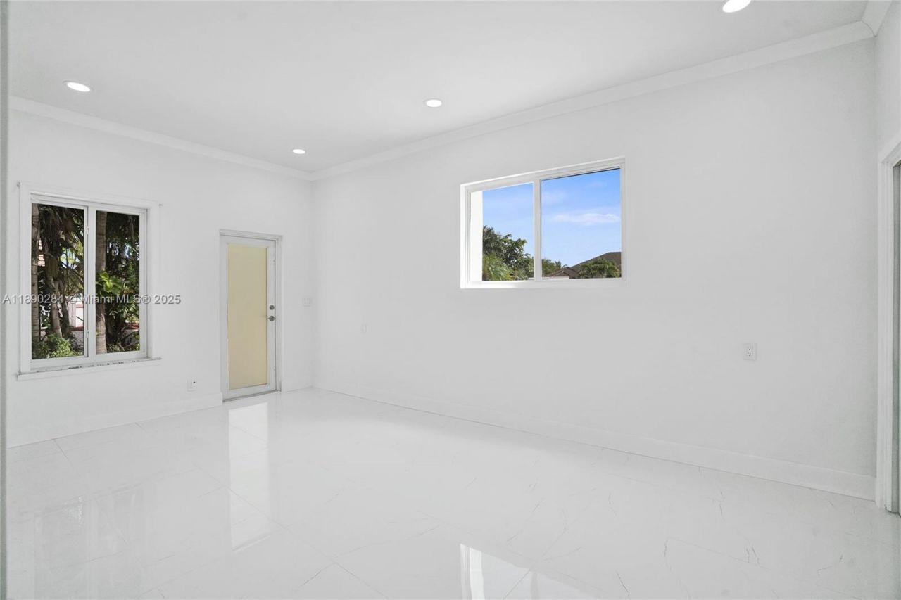 2181 SW 117th Ter, Davie, FL 33325 Photo