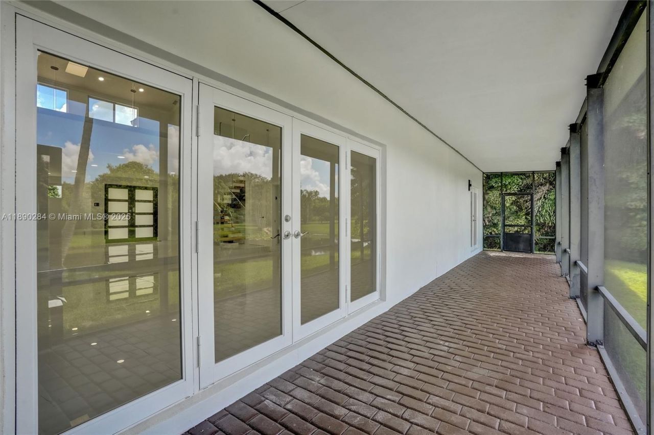 2181 SW 117th Ter, Davie, FL 33325 Photo