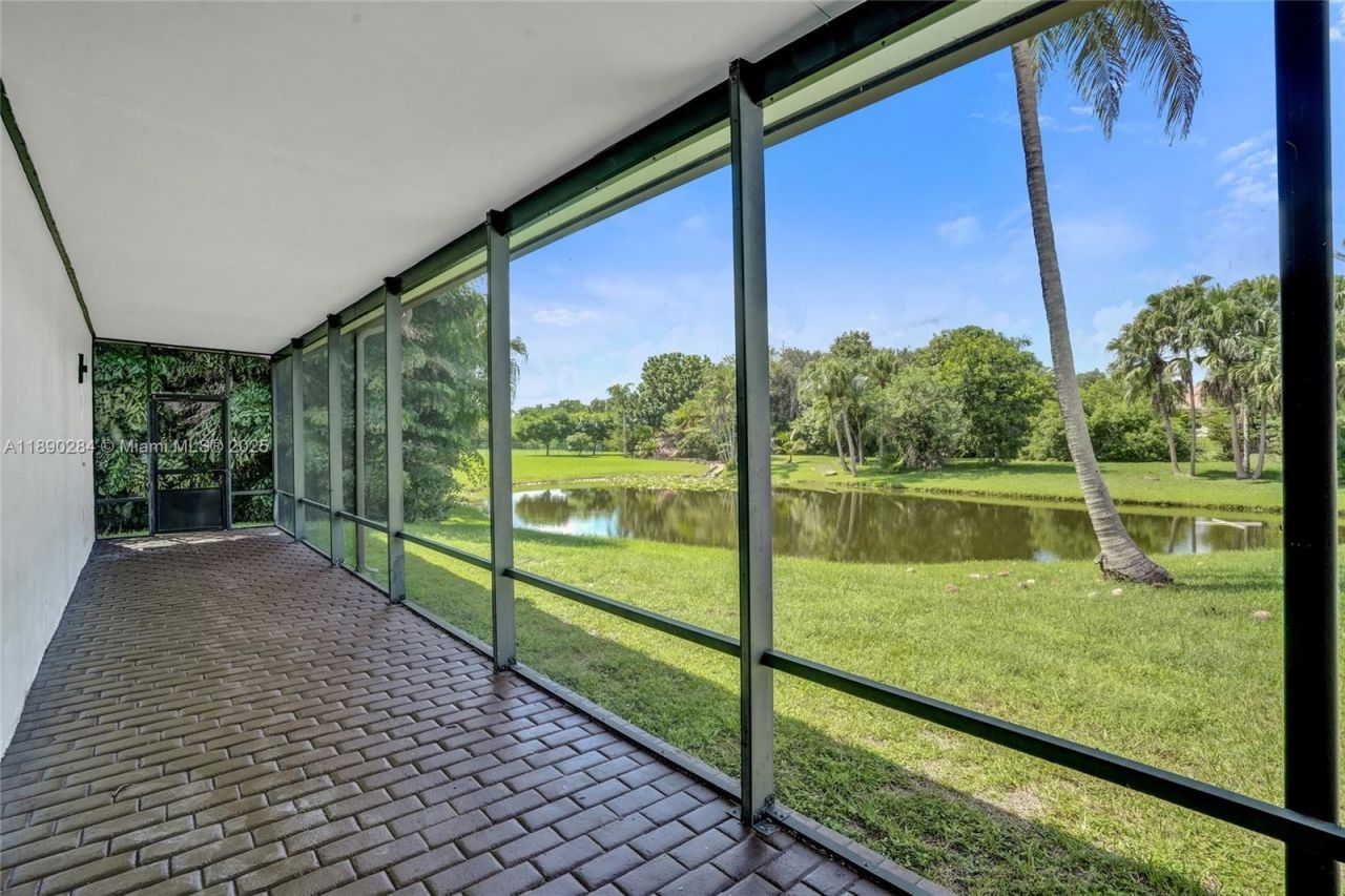 2181 SW 117th Ter, Davie, FL 33325 Photo