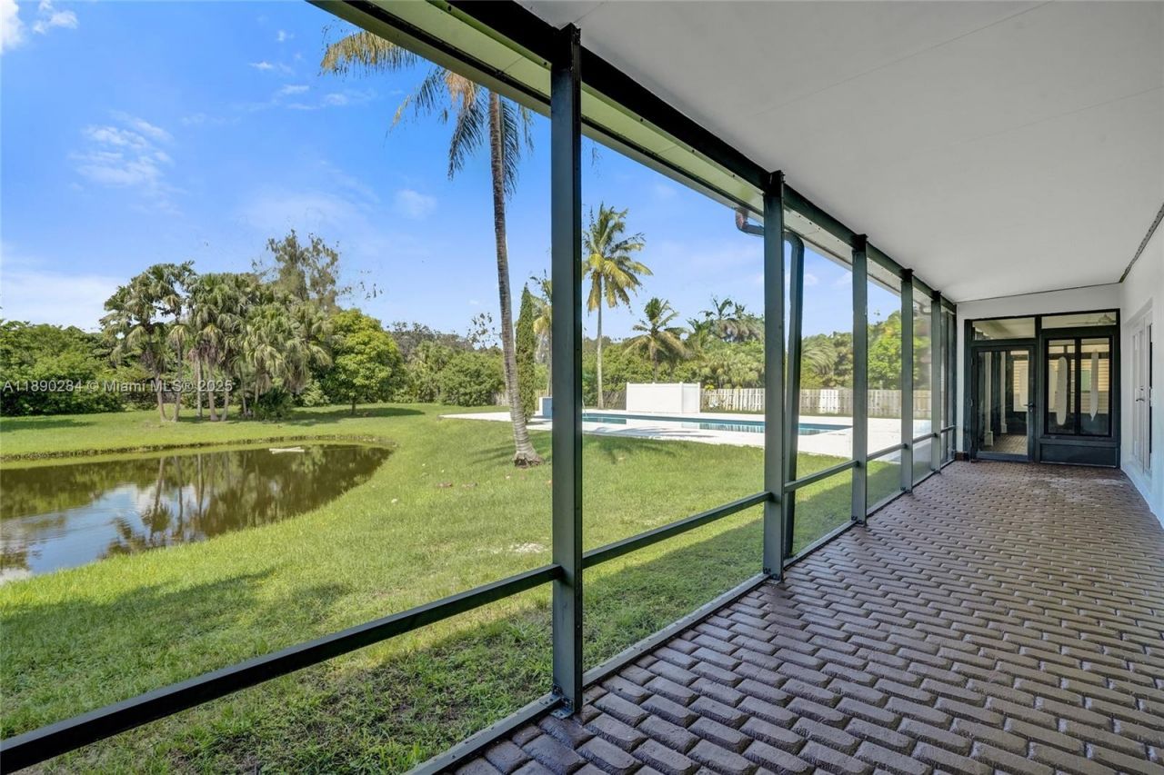 2181 SW 117th Ter, Davie, FL 33325 Photo