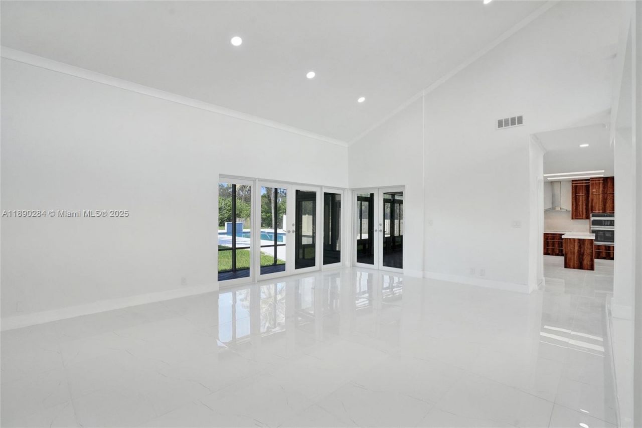 2181 SW 117th Ter, Davie, FL 33325 Photo