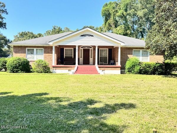216 Lower Woodville Road, Natchez, MS 39120