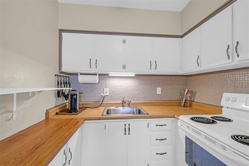 1000 SW 11th Avenue, Unit #2E, Hallandale Beach, FL 33009 Photo