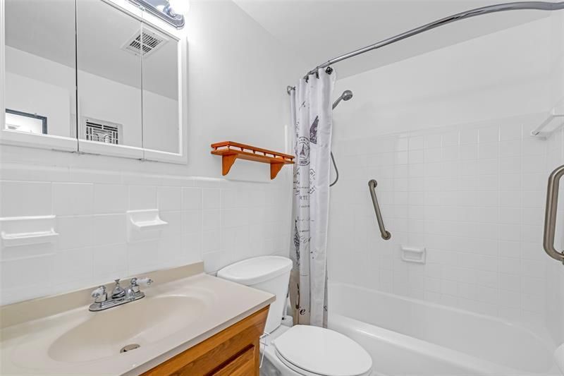 1000 SW 11th Avenue, Unit #2E, Hallandale Beach, FL 33009 Photo