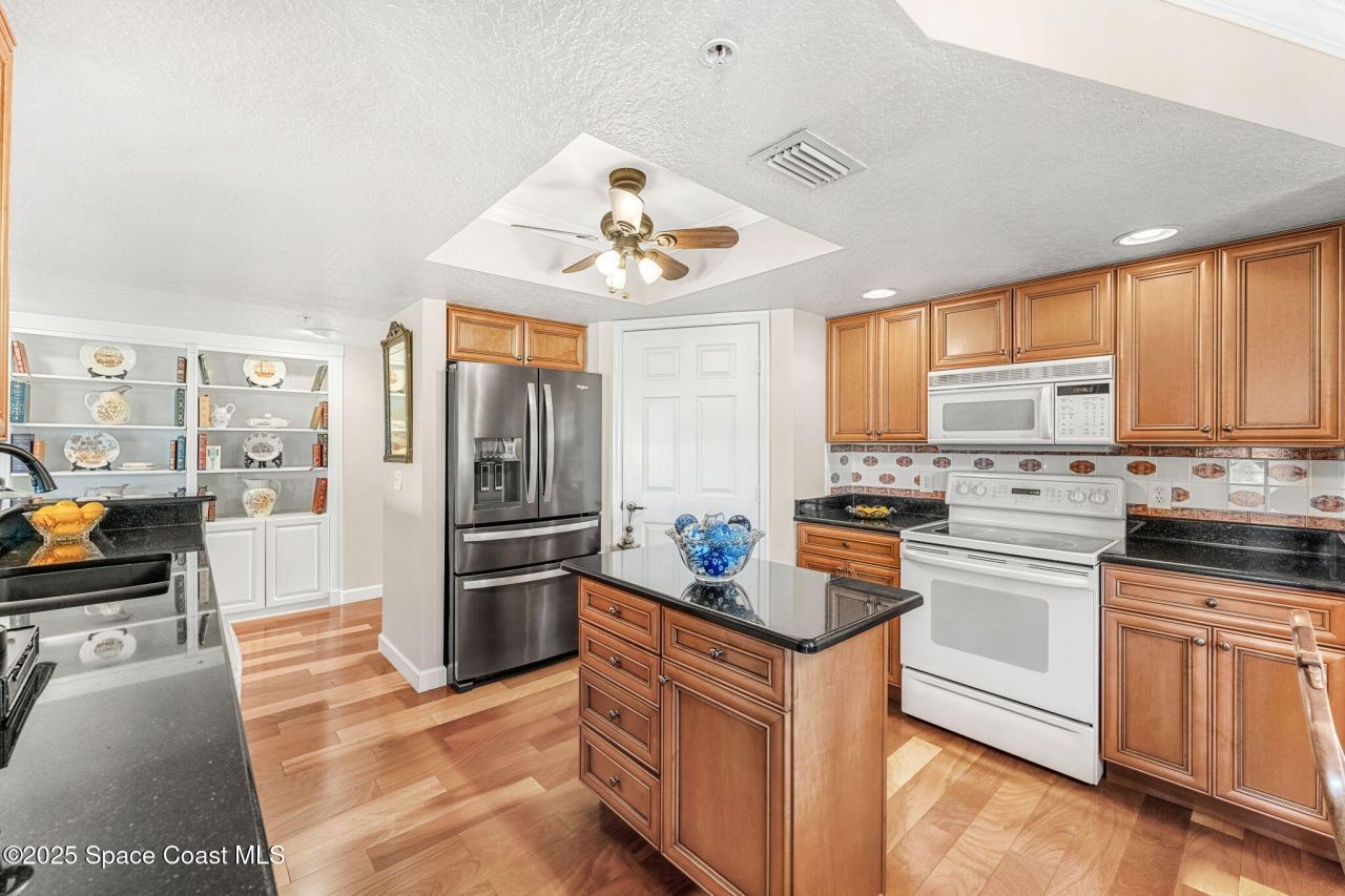 100 Riverside Drive, Unit 301, Cocoa, FL 32922 Photo