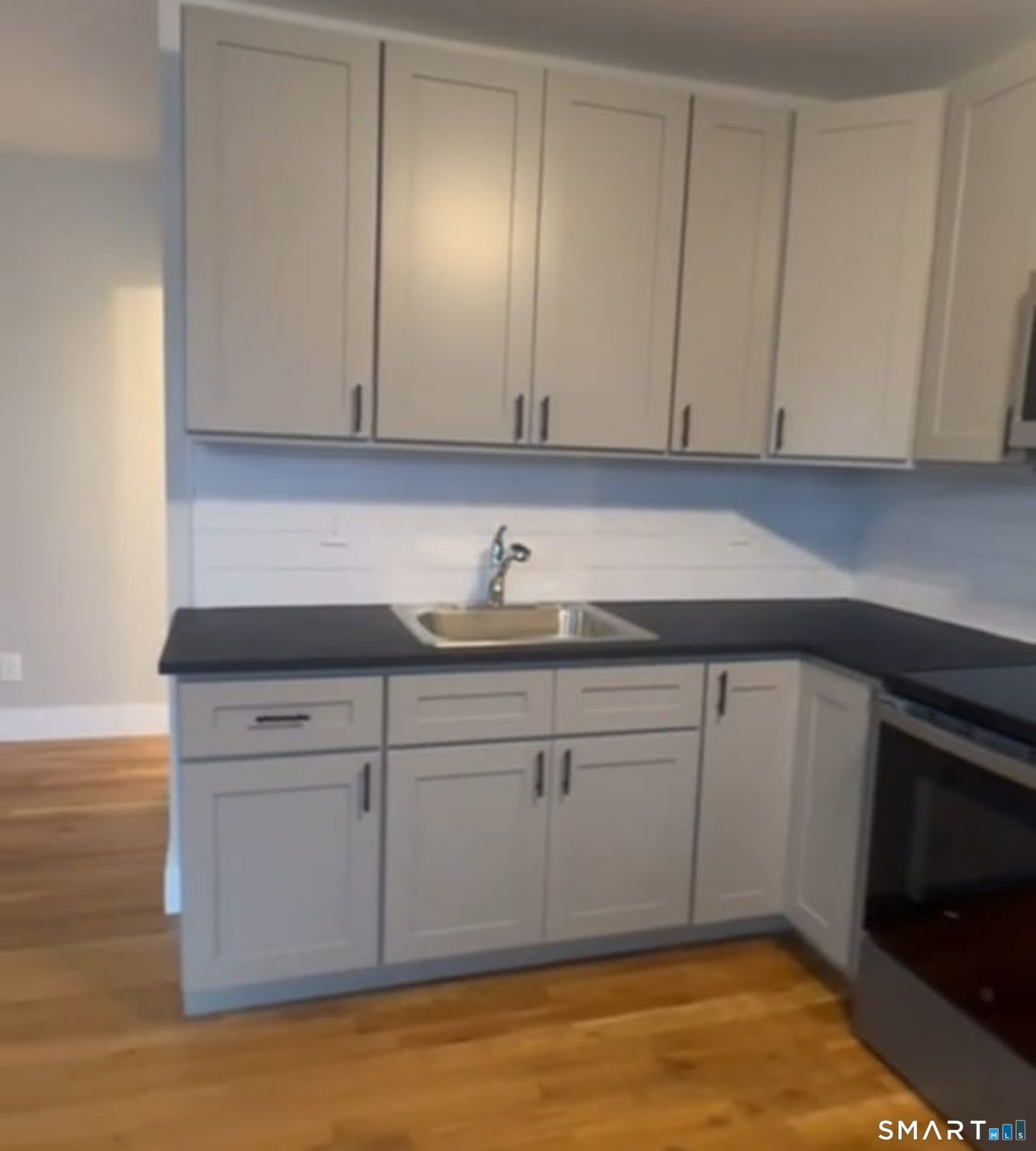 980 Hancock, Unit 2R, Bridgeport, CT 06605 Main Photo
