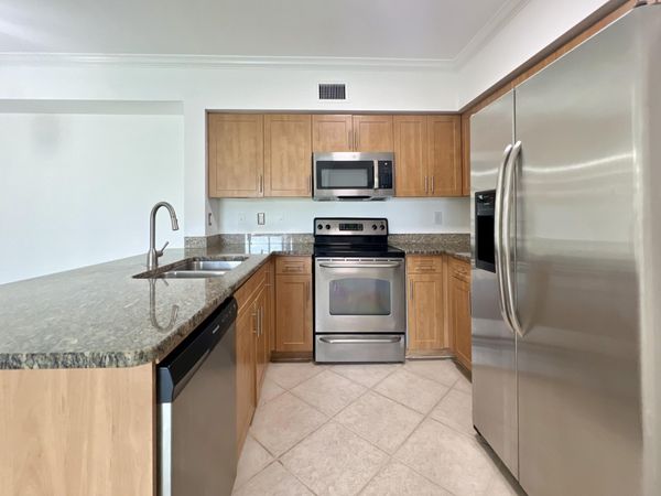 6450 Emerald Dunes Drive, Unit 301, West Palm Beach, FL 33411