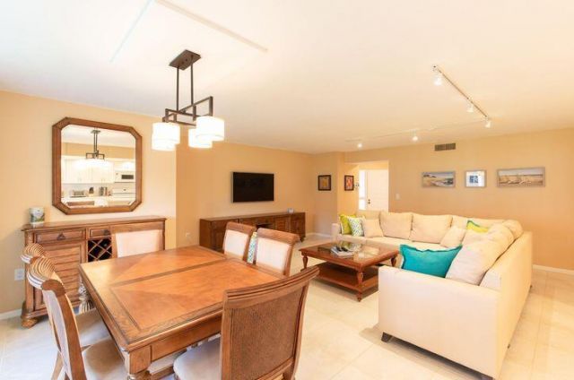 110 Half Moon Circle, Unit E2, Hypoluxo, FL 33462 Photo