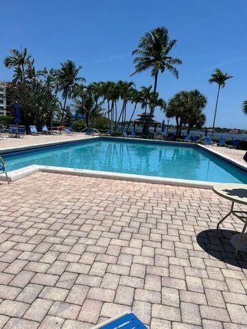110 Half Moon Circle, Unit E2, Hypoluxo, FL 33462 Photo