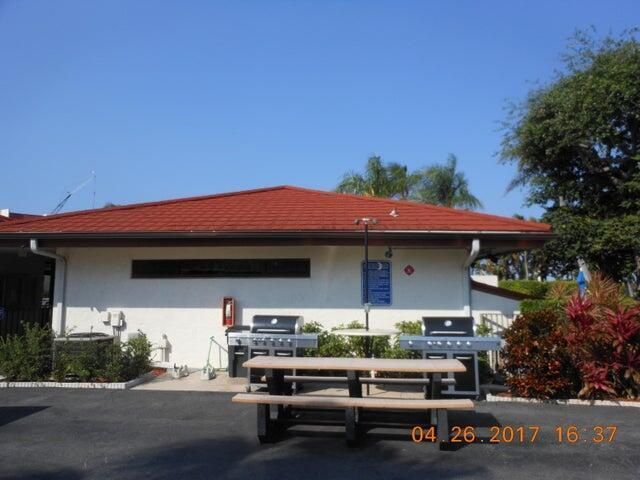 110 Half Moon Circle, Unit E2, Hypoluxo, FL 33462 Photo