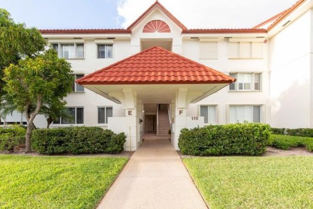 110 Half Moon Circle, Unit E2, Hypoluxo, FL 33462 Photo