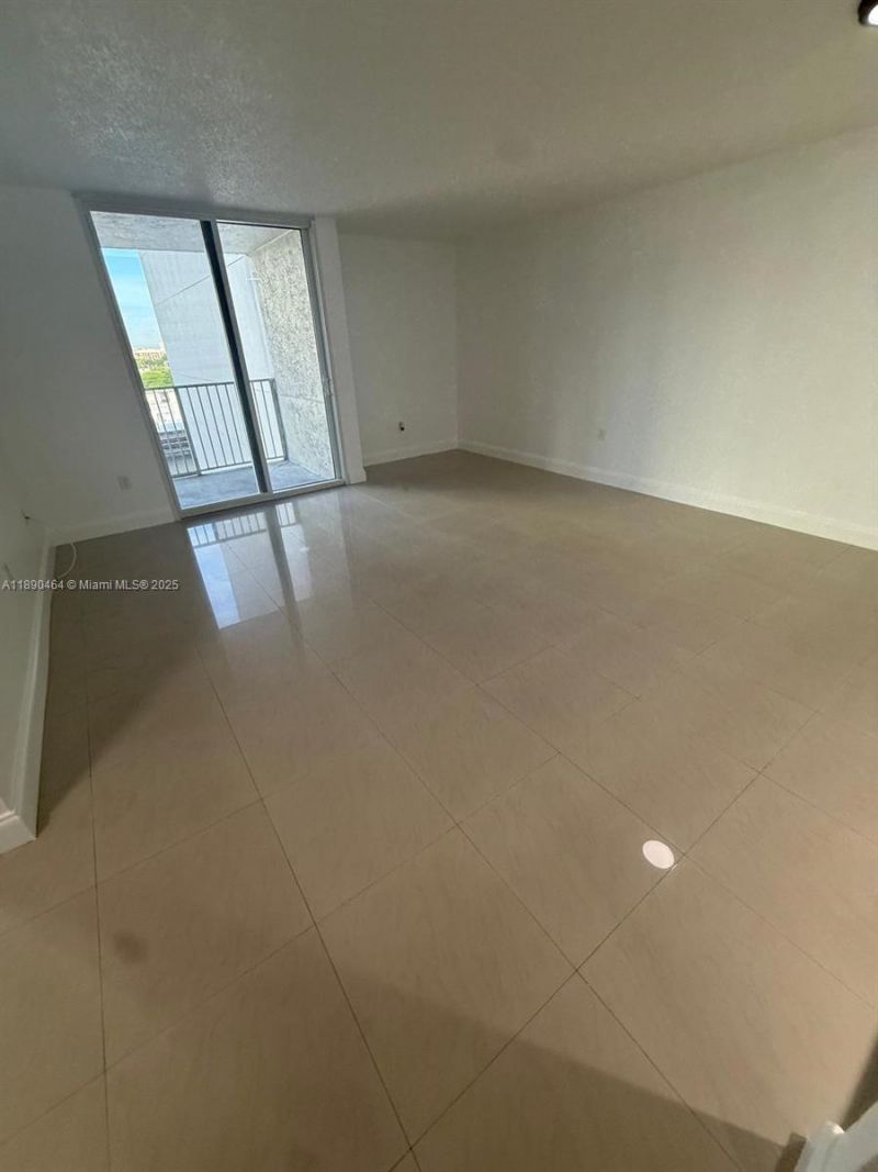 850 N Miami Ave, Unit W-905, Miami, FL 33136 Photo