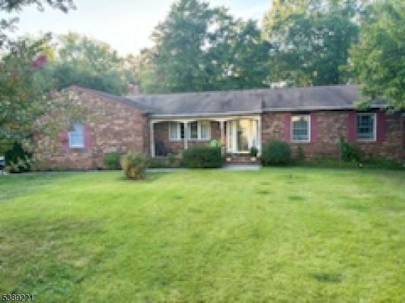 177 Drift Ave, Lawrence, NJ 08648 Main Photo