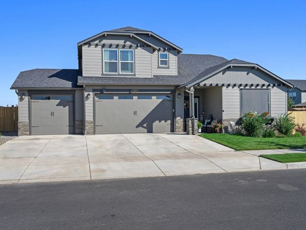 3370 NW 15th Street, Redmond, OR 97756