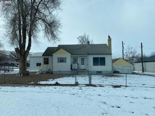 475 E 3RD ST, Huntington, OR 97907