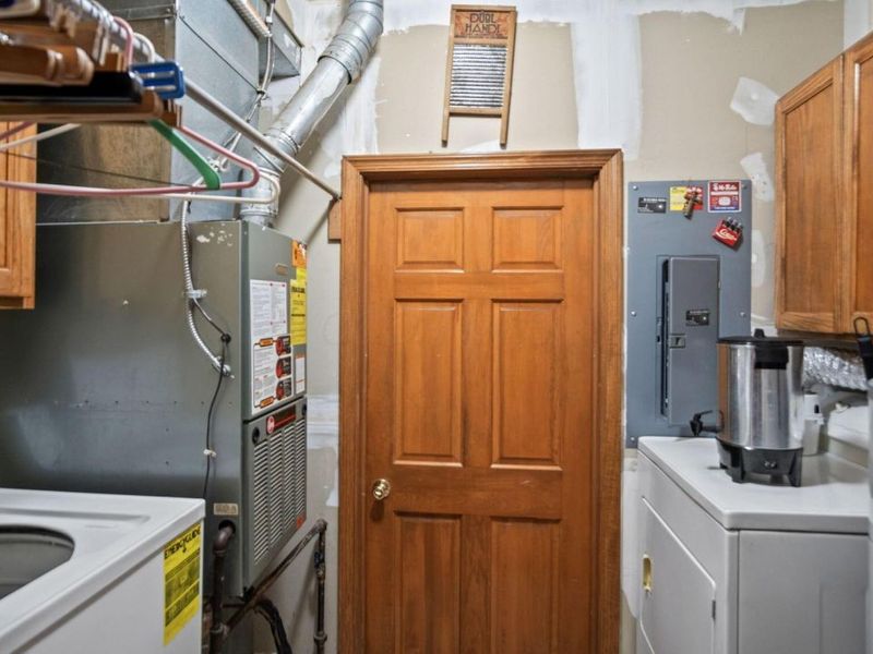 8285 Old River Road, Philo, OH 43771 Photo 23