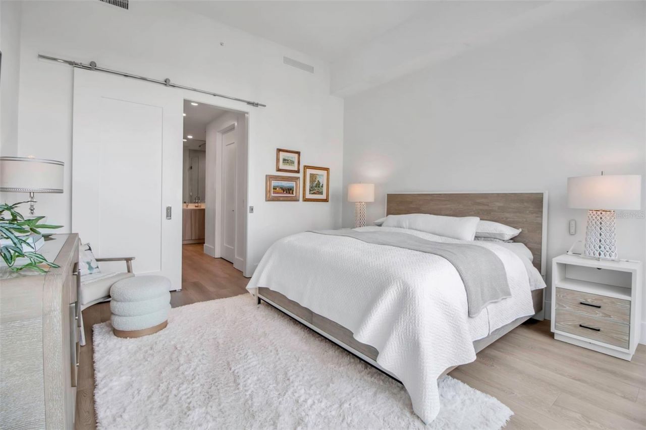 301 Quay Commons, Unit 503, Sarasota, FL 34236 Photo