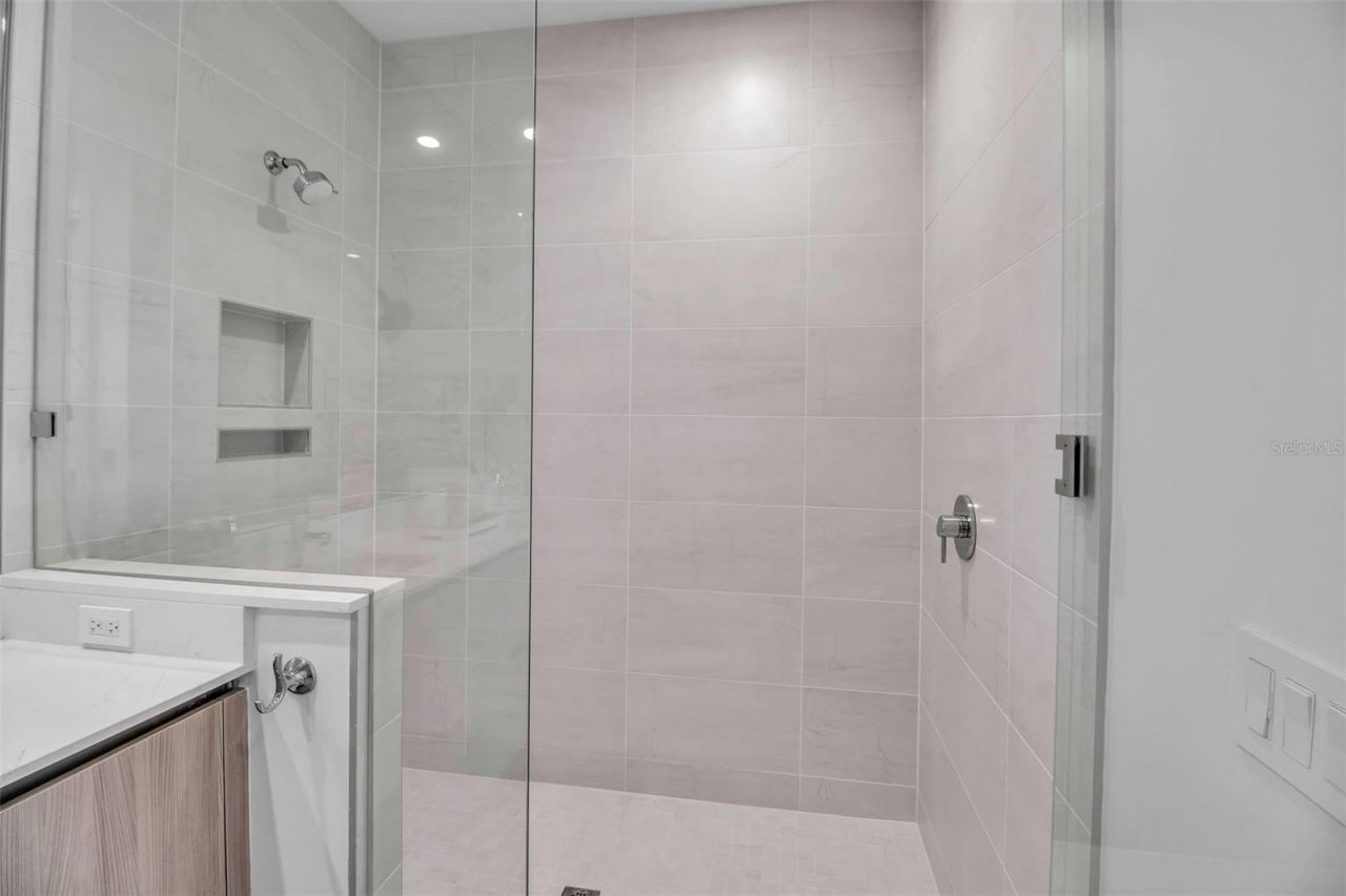 301 Quay Commons, Unit 503, Sarasota, FL 34236 Photo