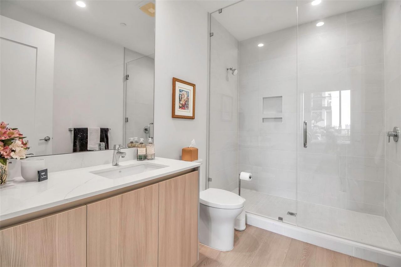 301 Quay Commons, Unit 503, Sarasota, FL 34236 Photo