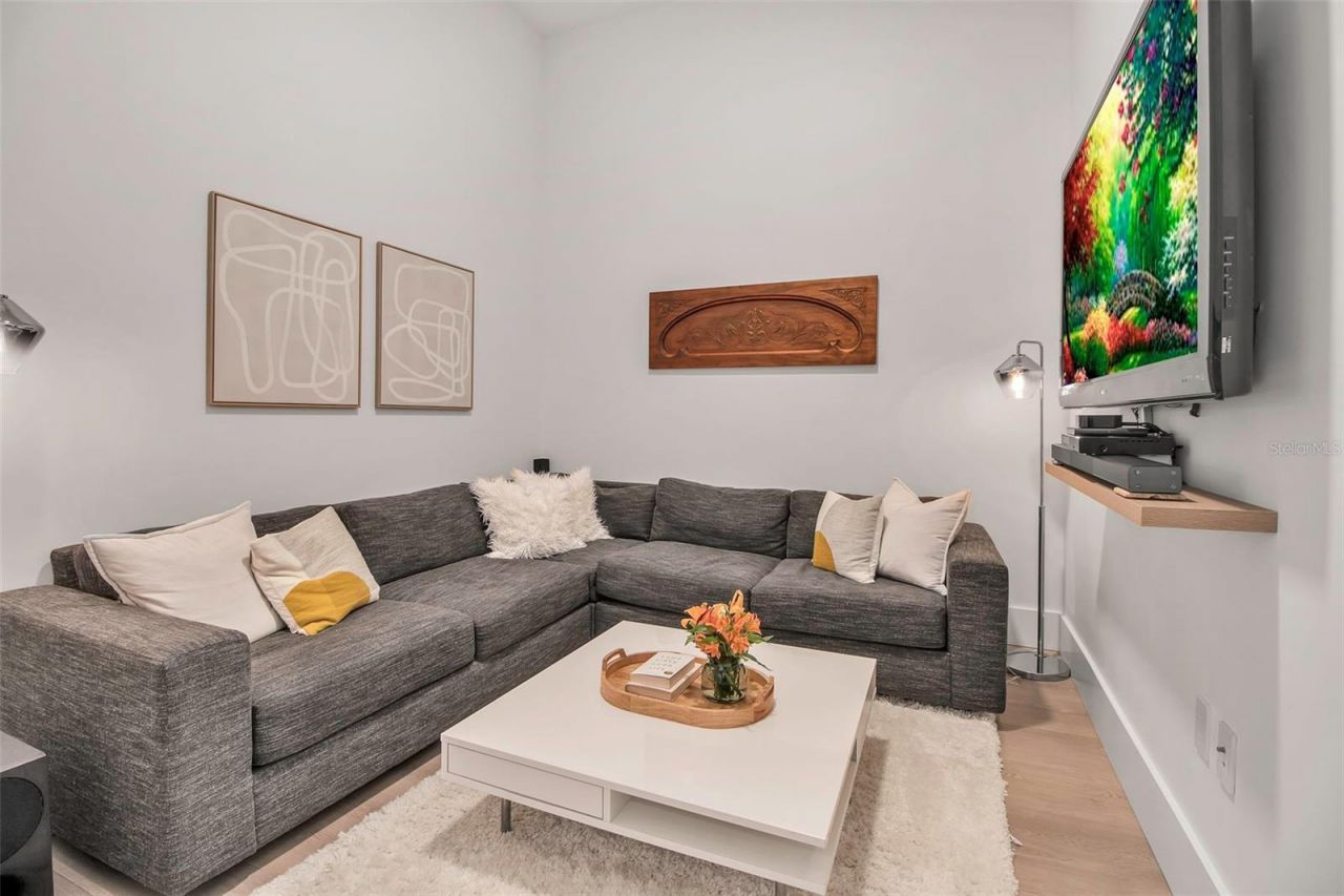 301 Quay Commons, Unit 503, Sarasota, FL 34236 Photo