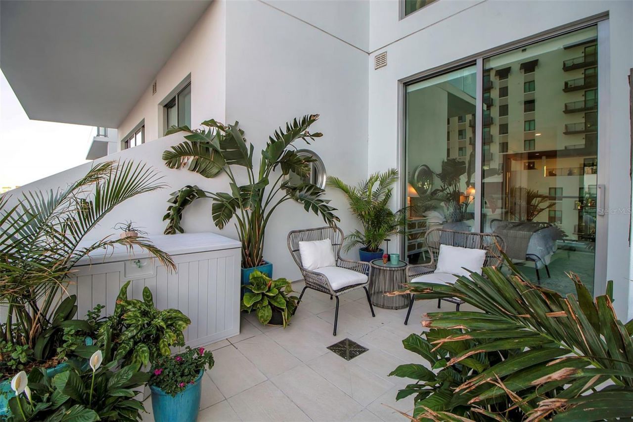 301 Quay Commons, Unit 503, Sarasota, FL 34236 Photo