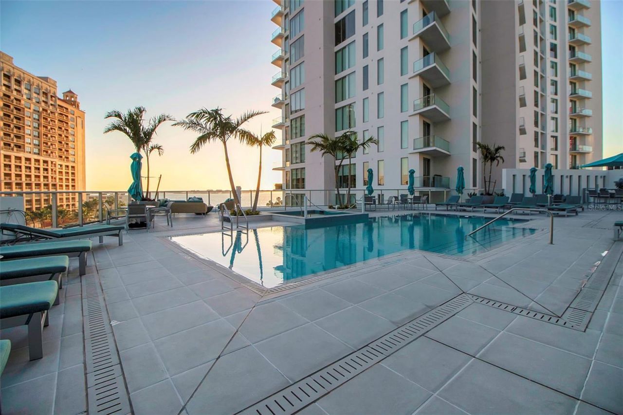 301 Quay Commons, Unit 503, Sarasota, FL 34236 Photo