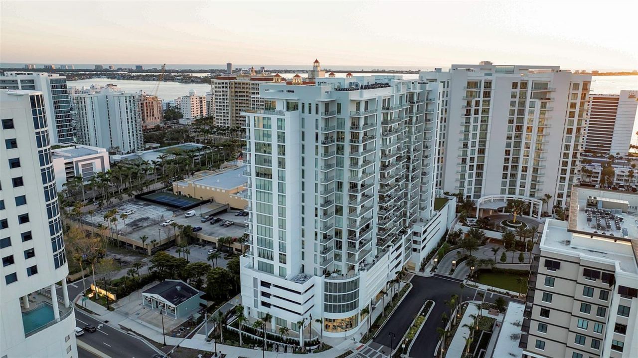 301 Quay Commons, Unit 503, Sarasota, FL 34236 Photo