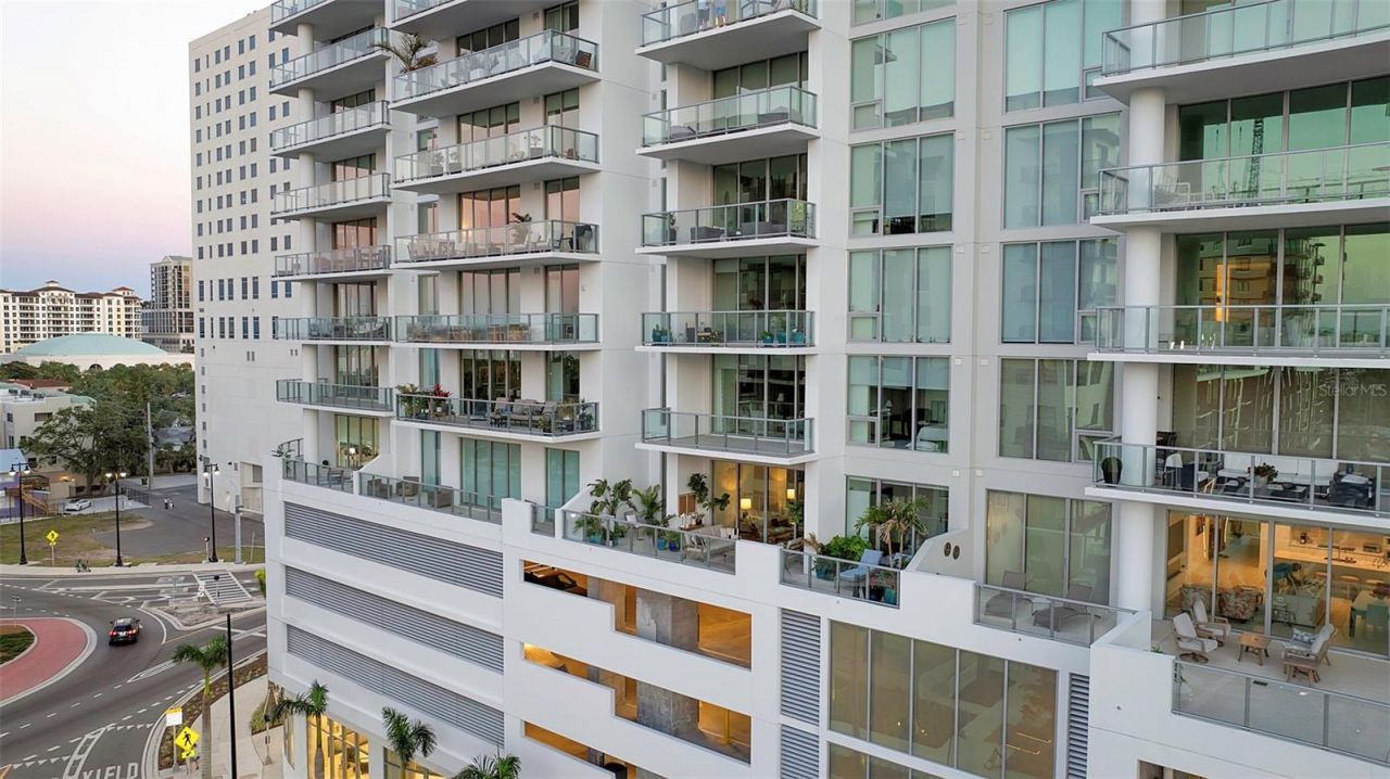 301 Quay Commons, Unit 503, Sarasota, FL 34236 Photo