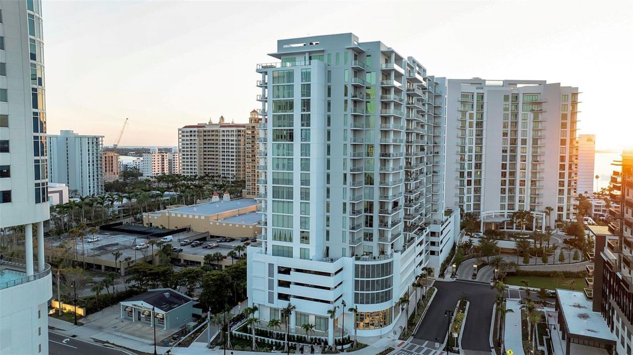 301 Quay Commons, Unit 503, Sarasota, FL 34236 Photo