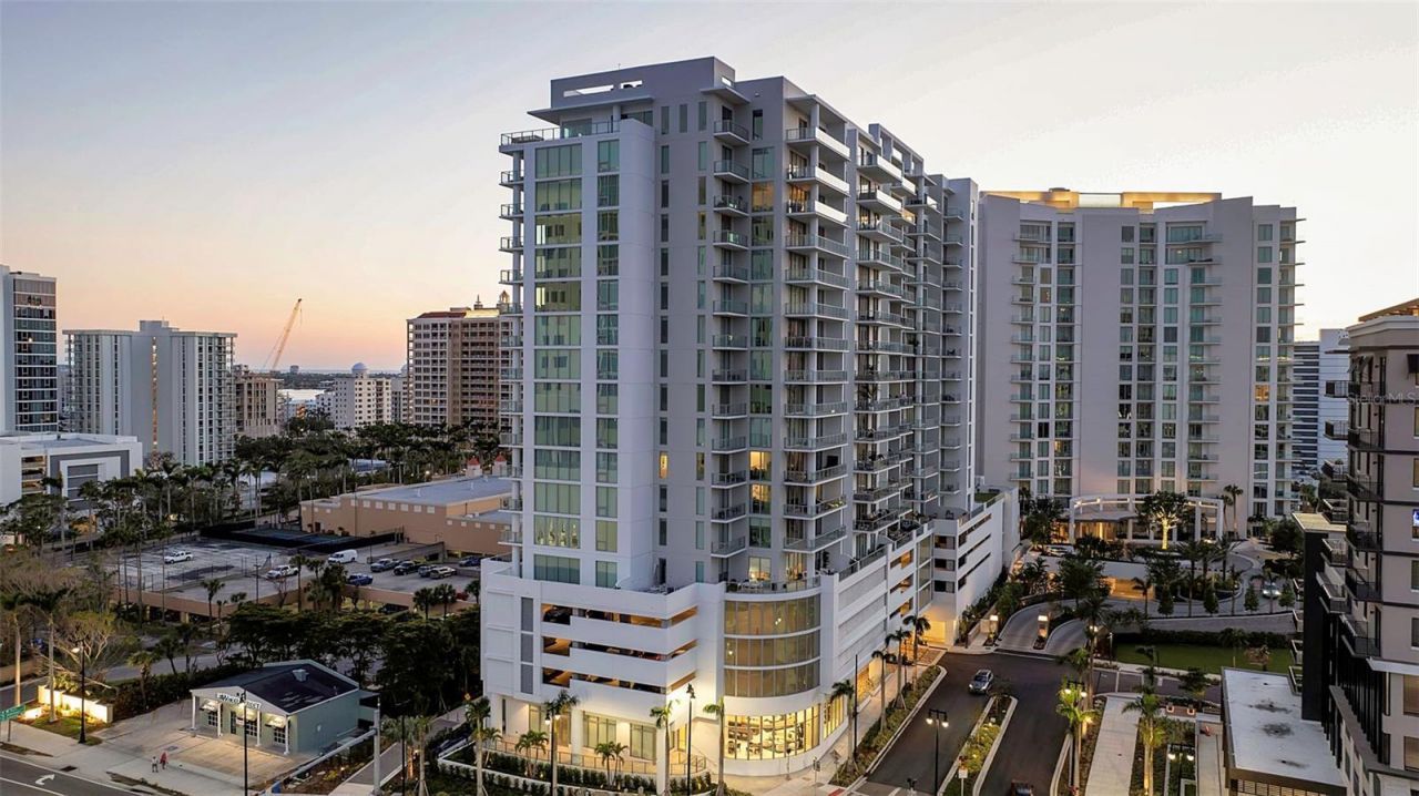301 Quay Commons, Unit 503, Sarasota, FL 34236 Photo