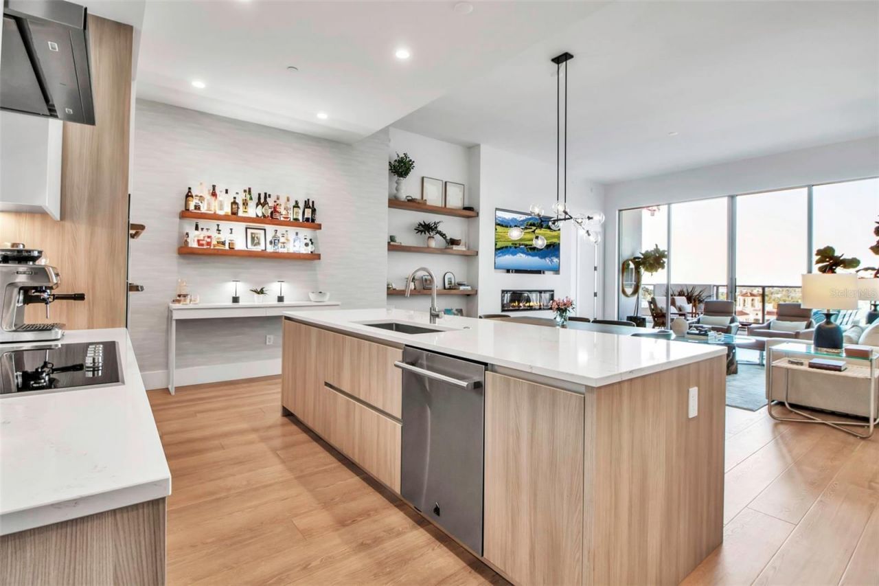 301 Quay Commons, Unit 503, Sarasota, FL 34236 Photo