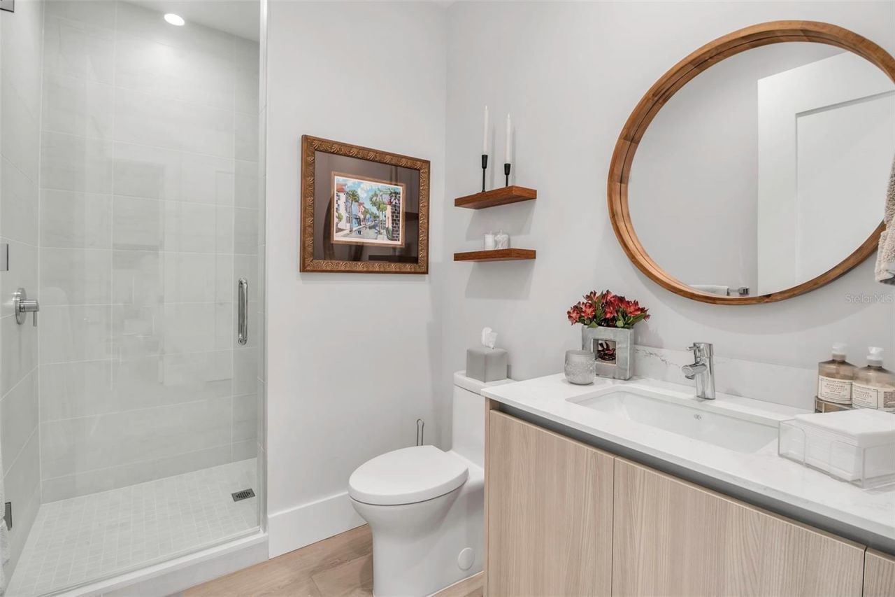 301 Quay Commons, Unit 503, Sarasota, FL 34236 Photo