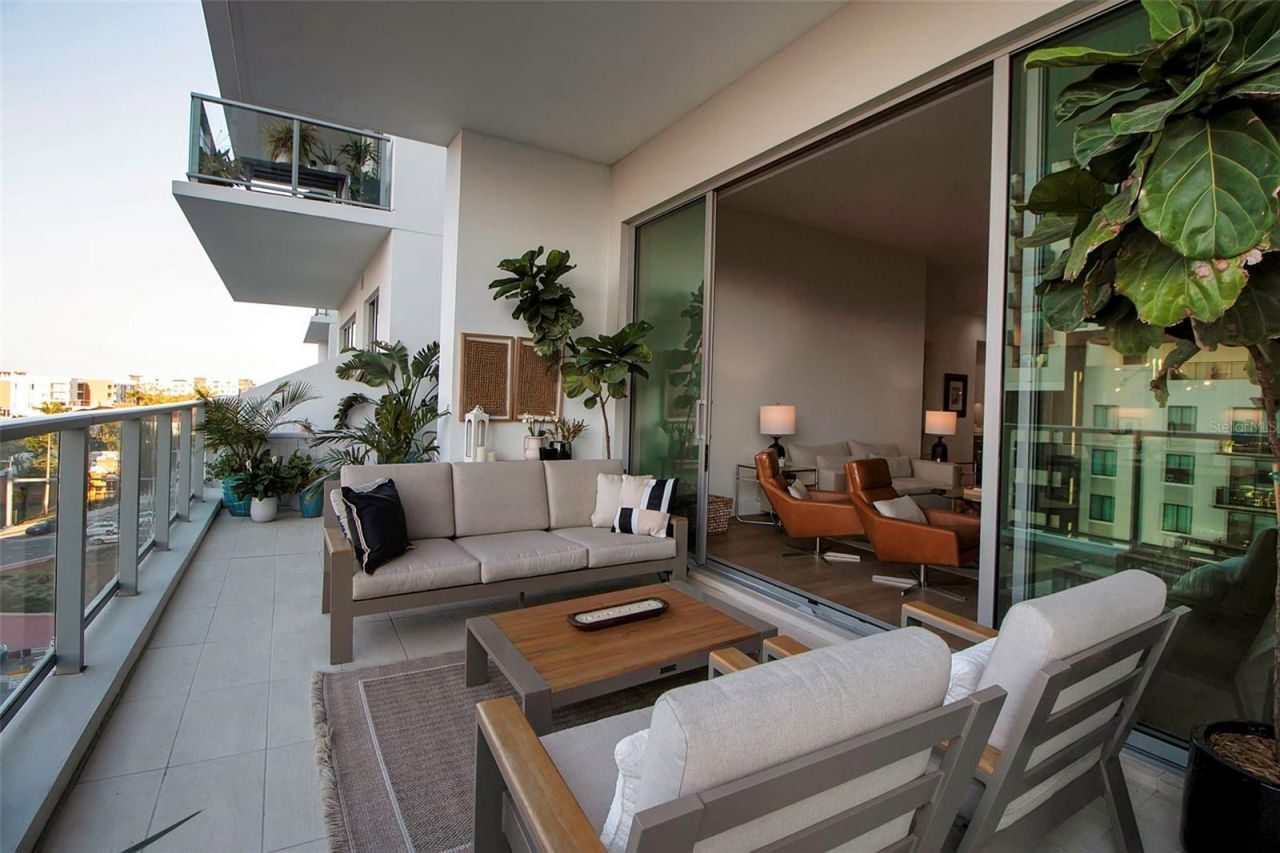 301 Quay Commons, Unit 503, Sarasota, FL 34236 Photo