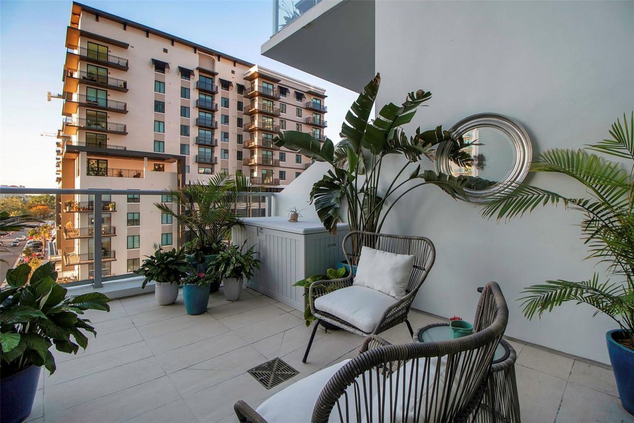 301 Quay Commons, Unit 503, Sarasota, FL 34236 Photo